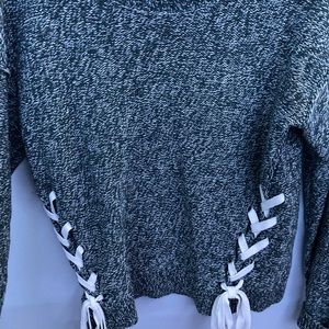 A&F Tie up sweater